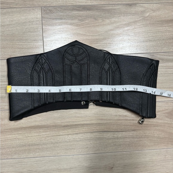 Katakomb Chapel Window Corset Belt - Picture 3 of 4